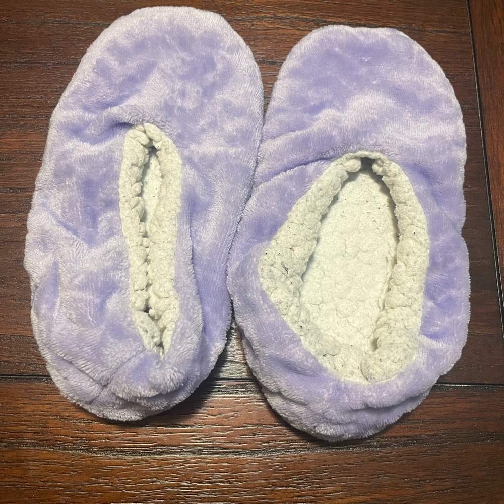 Slippers Mauve Sherpa-Lined Fuzzy Flexible Footwear Small-Medium Grip Soles